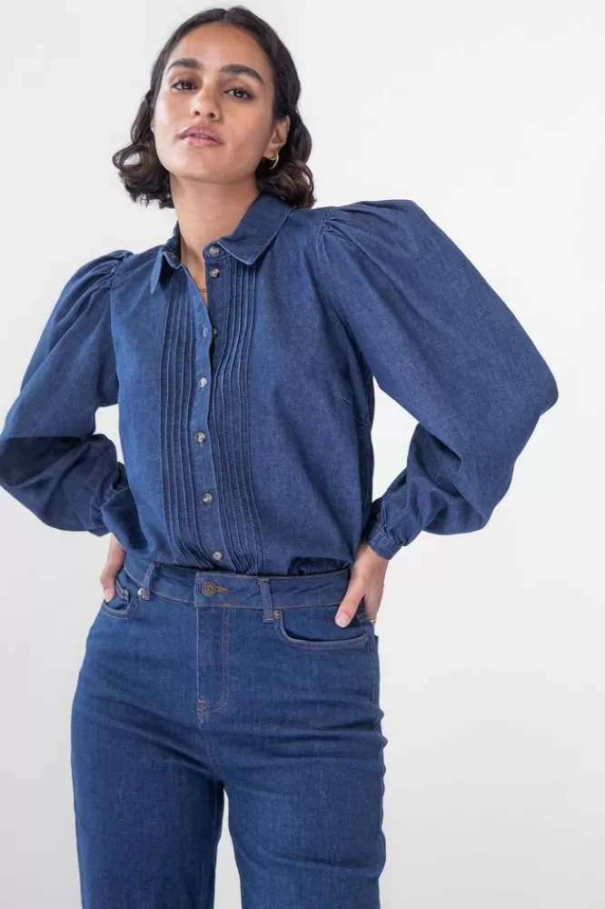 Dames Blouses-BlauweDenimBlouseMetPintuckDetails