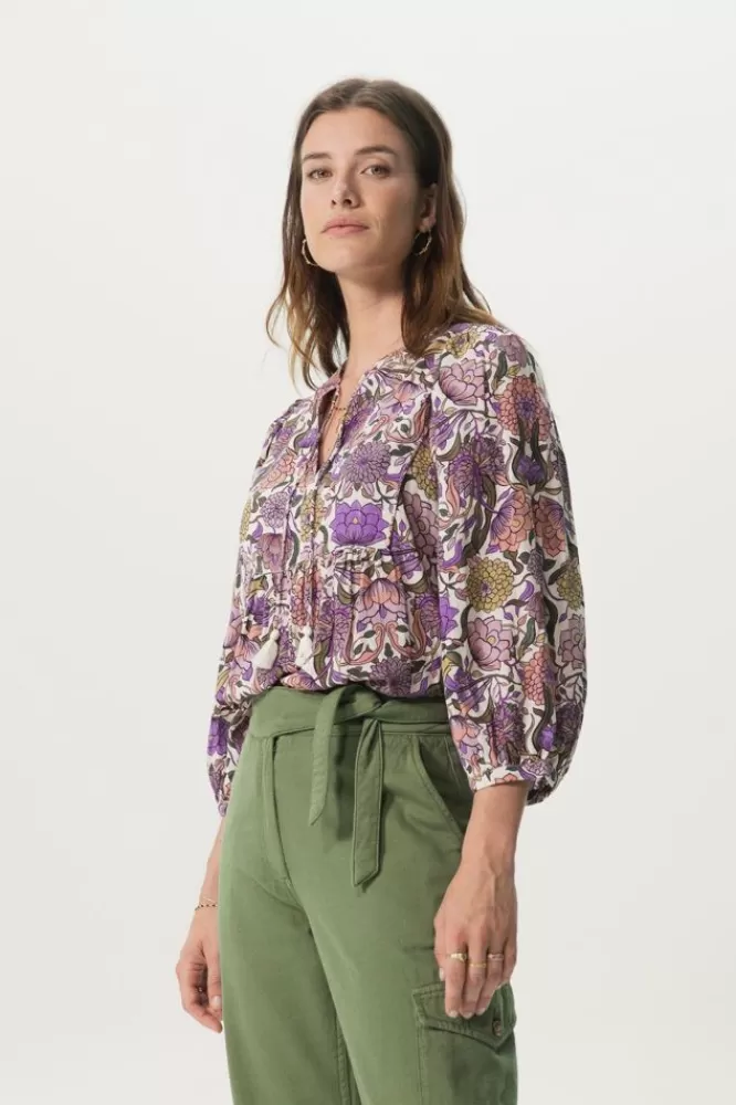 Dames Blouses-BlouseMetPaarseBloemenprintEnKwastjes