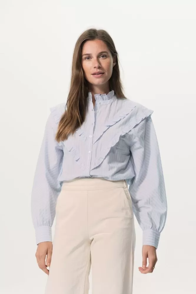 Dames Blouses-LichtblauwGestreepteBlouseMetRuffleDetails