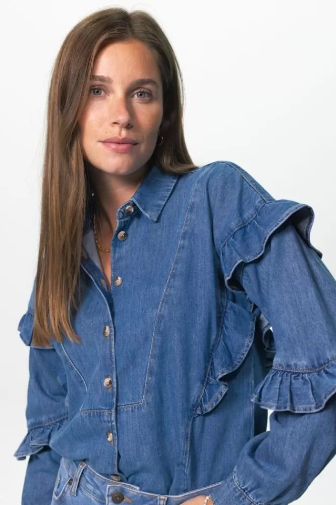 Dames Blouses-OversizedDenimBlouseMetRuffleDetails